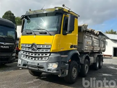 LKW-Dreiseitenkipper Mercedes-Benz Arocs 3242 (2015) – kavel bij Blinto, Nidda