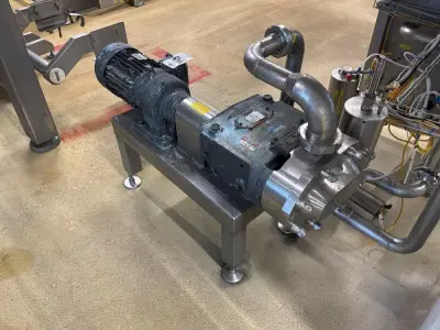 2005 Waukesha Cherry-Burrell 060U2 Pump – kavel bij Dome Auctions, Neuss