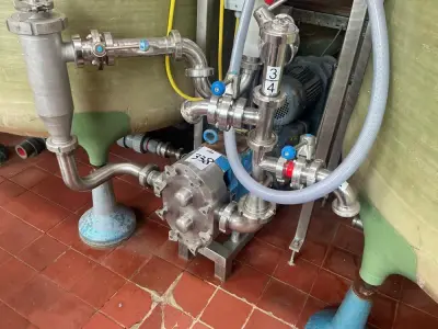 2000 Waukesha Cherry-Burrell 060 Positive displacement pump – kavel bij Dome Auctions, Neuss