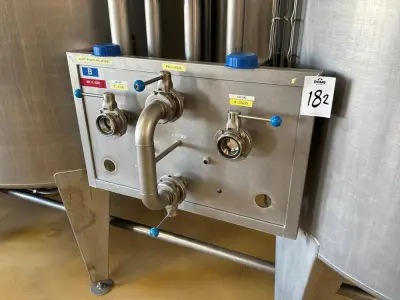 flow plate – kavel bij Dome Auctions, Neuss