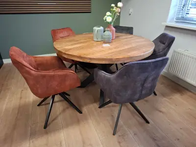 Ronde eetkamertafel met 5 stoelen – kavel bij Onlineveilingmeester, Hoogeveen