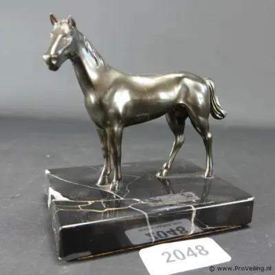 Bronzen paard – kavel bij ProVeiling