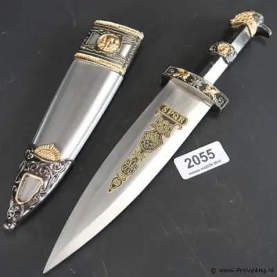 Replica van een Romeinse adelaarsdolk (Pugio) met gouden accenten en het opschrift SPQR op het lemmet – kavel bij ProVeiling