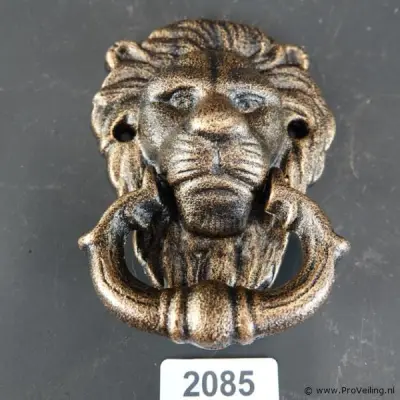 Faux bronzen leeuwenkop als deurklopper – kavel bij ProVeiling