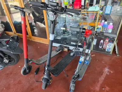 (3x) Elektrische steps Ninebot, Seat, Wayscral – kavel bij Auctim, Blegny