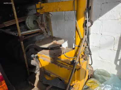 Resterende inhoud garage, buitenterrein en – kavel bij Auctim, Blegny