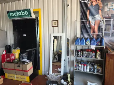 Resterende inhoud showroom en kantoor Metabo – kavel bij Auctim, Blegny