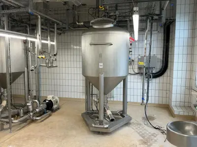 S/S vertical storage tank – kavel bij Dome Auctions, Neuss