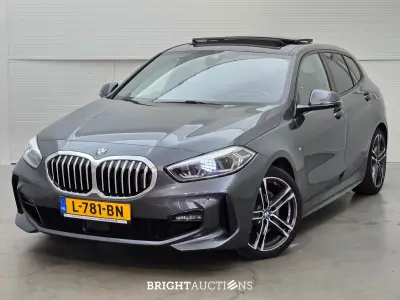 BMW 118i 1-serie High Executive 136pk 2021 (Origineel-NL) 1-Serie, L-781-BN – kavel bij Bright Auctions