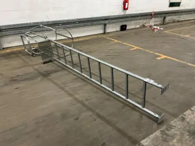 Stairs – kavel bij Dome Auctions, Neuss