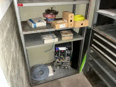 Electrical equipment – kavel bij Dome Auctions, Neuss