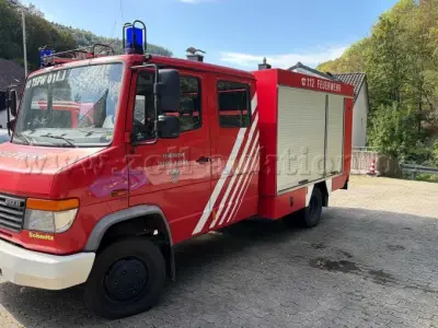 1 Kleintanklöschfahrzeug KTLF auf Mercedes Benz 612 D-Vario – kavel bij Zoll-Auktion, Altena