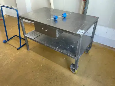 S/S working table – kavel bij Dome Auctions, Neuss