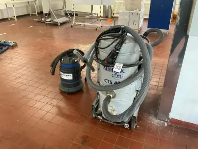 2009 Nilfisk CTS40 M Z22 Industrial vacuum cleaner – kavel bij Dome Auctions, Neuss