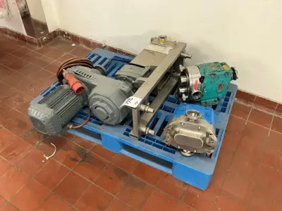 Pump – kavel bij Dome Auctions, Neuss
