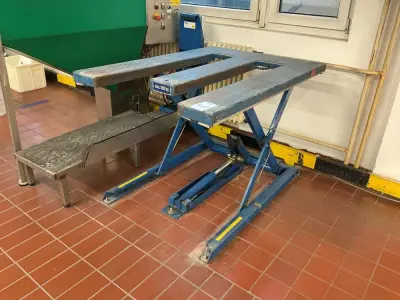 Hymo Lifting platform – kavel bij Dome Auctions, Neuss
