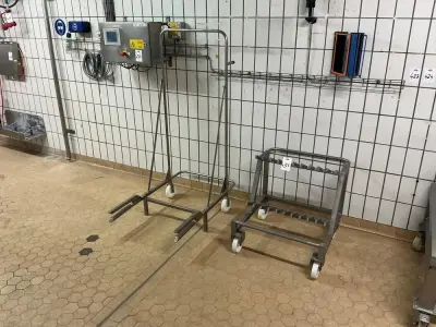 S/S trolley (2x) – kavel bij Dome Auctions, Neuss