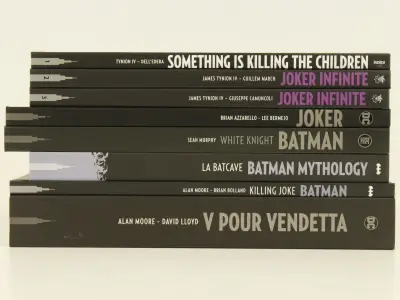 Lot van 8 luxe graphic novels – Batman, Joker, V for Vendetta in het Frans – kavel bij De Kringwinkel, Antwerpen