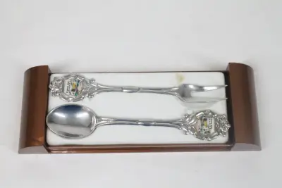 Verzilverde souvenirset – kavel bij De Kringwinkel, Brecht