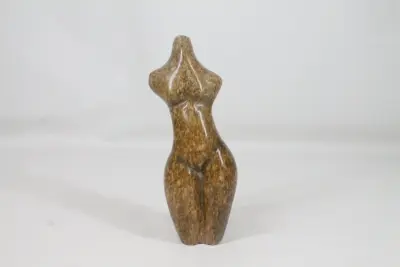 Gestileerd sculptuur van een vrouwelijk torso – kavel bij De Kringwinkel, Brecht