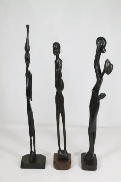 Set van 3 Afrikaanse houten beelden – kavel bij De Kringwinkel, Brecht