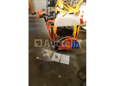 Nieuwe Norton Clipper CS451 benzinevloerzaag – kavel bij Auctelia, Tintigny
