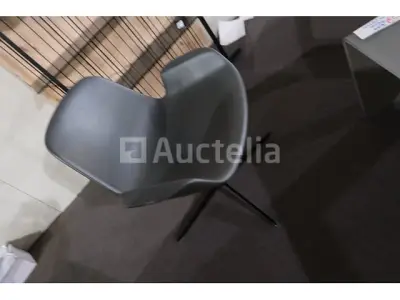 Fauteuil – kavel bij Auctelia, Mont-de-l'Enclus