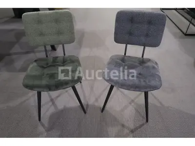 Stoelenset – kavel bij Auctelia, Mont-de-l'Enclus