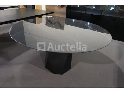 Ronde tafel – kavel bij Auctelia, Mont-de-l'Enclus