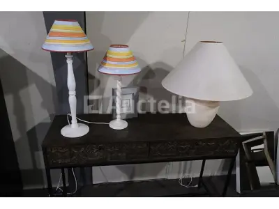 Console met lampen – kavel bij Auctelia, Mont-de-l'Enclus