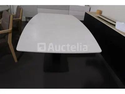 Tabel – kavel bij Auctelia, Mont-de-l'Enclus