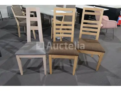 Stoelenset – kavel bij Auctelia, Mont-de-l'Enclus