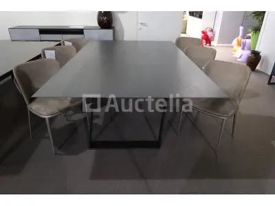 Tafel- en stoelenset – kavel bij Auctelia, Mont-de-l'Enclus