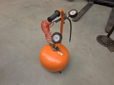 Draagbare compressor NN – kavel bij Auctim, Mortsel