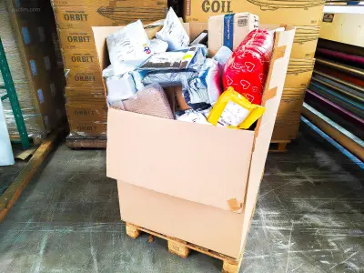 Pallet Postpakketten 158 kg – kavel bij Auctim