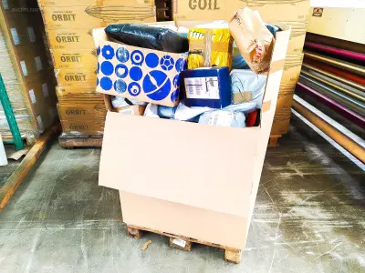 Pallet Postpakketten 143 kg – kavel bij Auctim