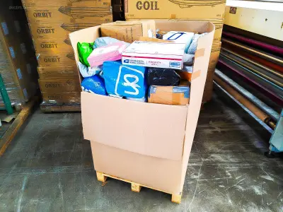 Pallet Postpakketten 160 kg – kavel bij Auctim