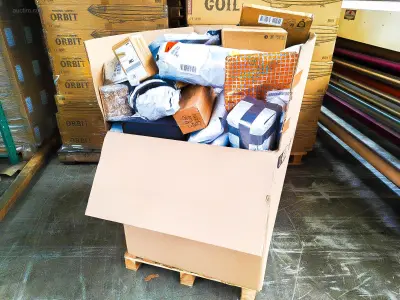 Pallet Postpakketten 133 kg – kavel bij Auctim