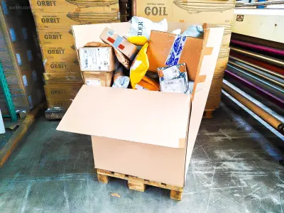 Pallet Postpakketten 129 kg – kavel bij Auctim