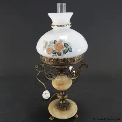 Vintage elektrische olielamp (ook wel hurricane lamp of gone with the wind-lamp genoemd) in brocante stijl – kavel bij ProVeiling, Wageningen