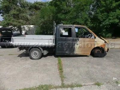 1 Volkswagen T6 2.0 TDI 4Motion Pritsche lang Doppelkabine*Brand/Totalschaden – kavel bij Zoll-Auktion, Potsdam