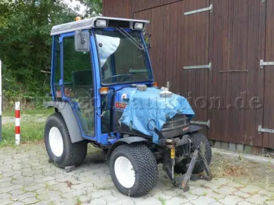 1 ISEKI Kompaktschlepper 2125 AHL *Motorschaden *teils demontiert – kavel bij Zoll-Auktion, Lüneburg