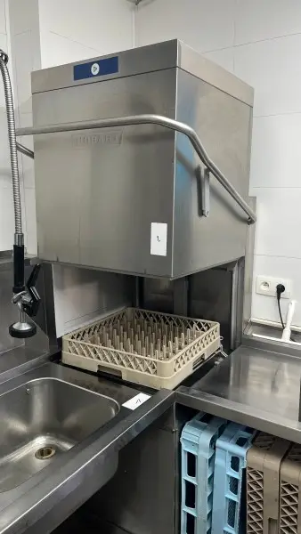 Lot n° 2 — lave-vaisselle professionnel hobart – kavel bij Auctionline