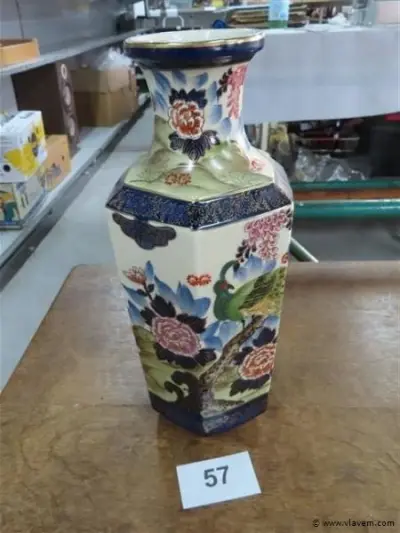 Japanse vaas – kavel bij Vlavem