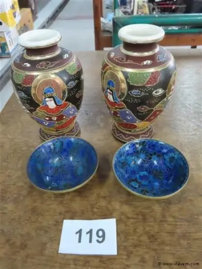 Vazen en 2 cloisonné schaaltjes – kavel bij Vlavem