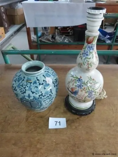 Lamp en vaas – kavel bij Vlavem