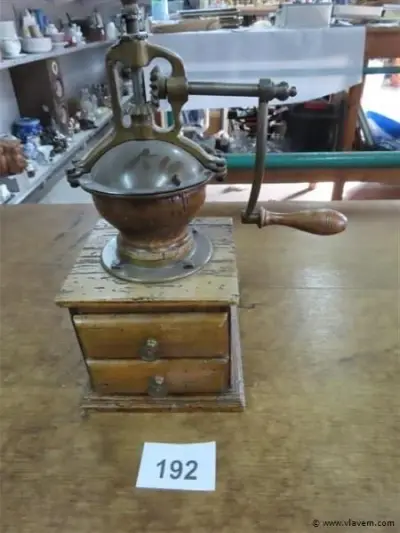 Grote koffiemolen – kavel bij Vlavem