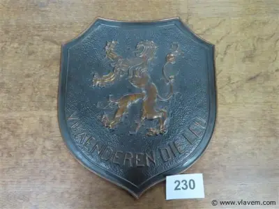 Rood koperen schild – kavel bij Vlavem