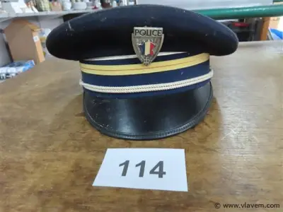 Oude Police pet – kavel bij Vlavem