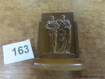 Bronzen medaillon – kavel bij Vlavem